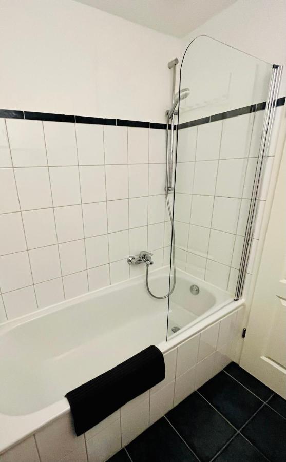 Aycatcherhomes - Top Lage I 4 Personen I 2 Schlafzimmer I Zentral I Altstadt Marburg I Naehe Fluss Lahn I Wlan I Apartment Sirius Экстерьер фото